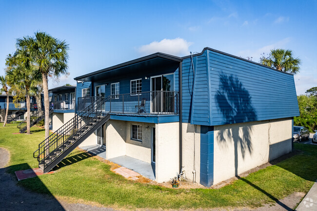 SUMERSET APARTMENTS