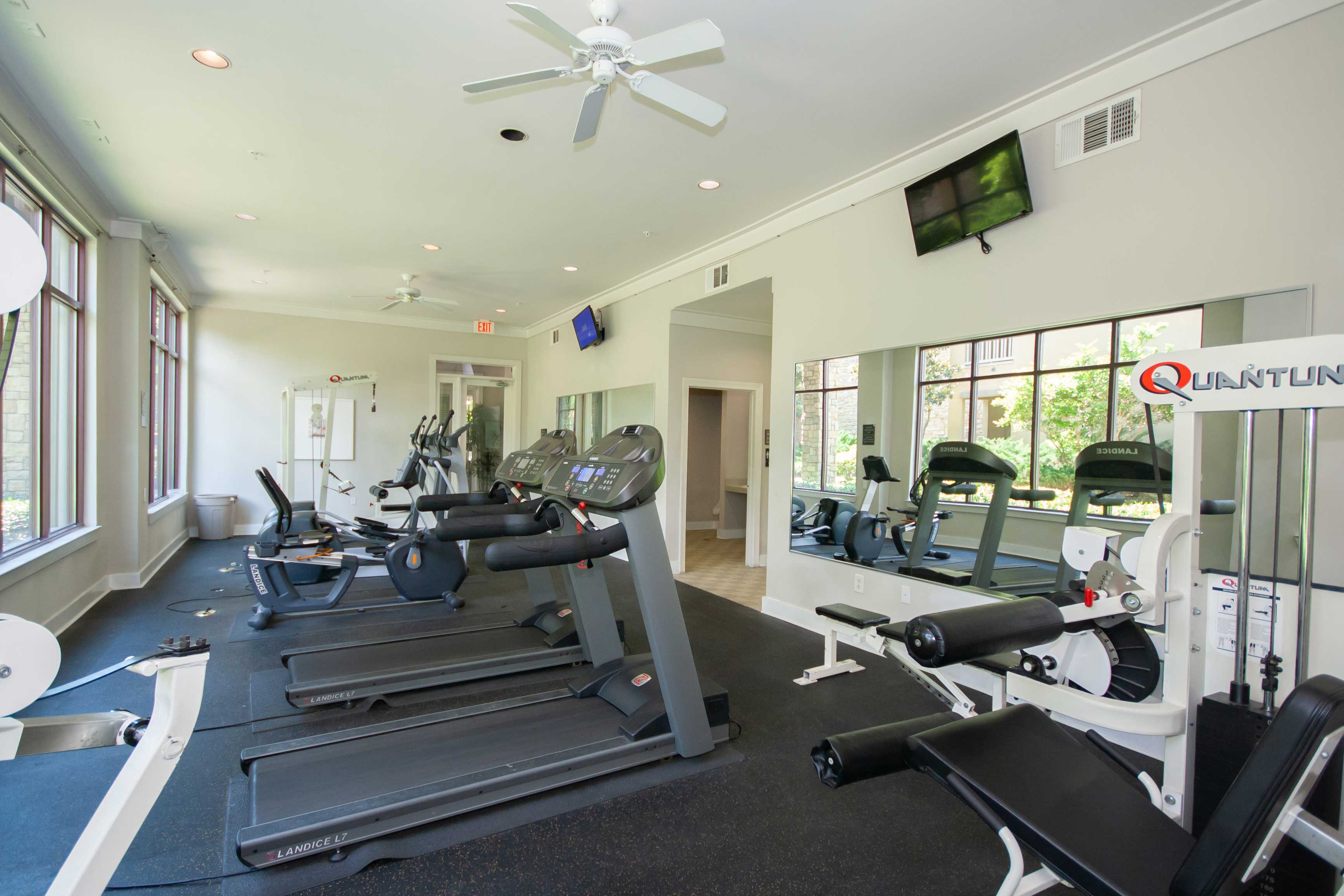 COLUMBIA CREST APARTMENTS