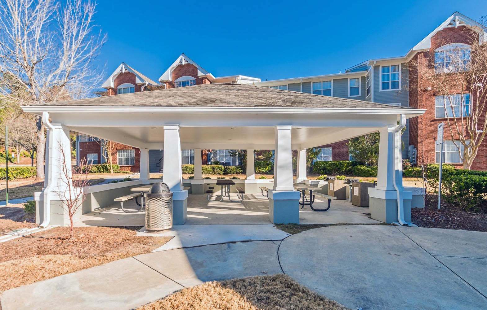 RIVERSTOCK APARTMENTS