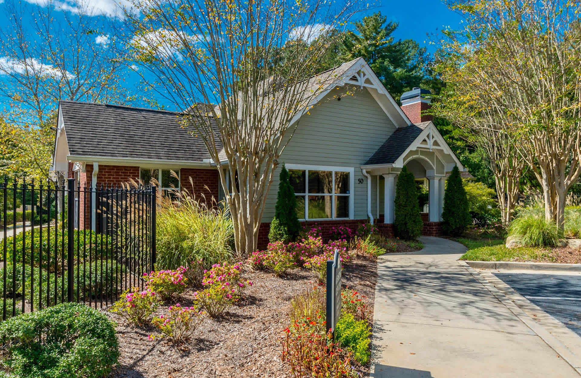 RIVERSTOCK APARTMENTS