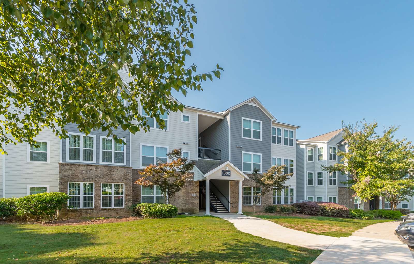 SYCAMORE RIDGE APARTMENTS