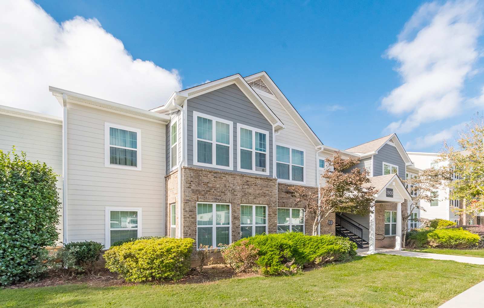 SYCAMORE RIDGE APARTMENTS