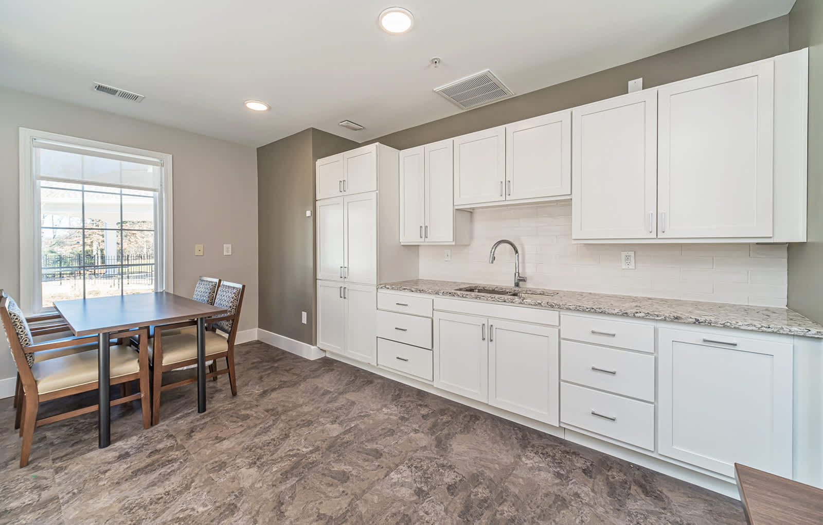 SYCAMORE RIDGE APARTMENTS