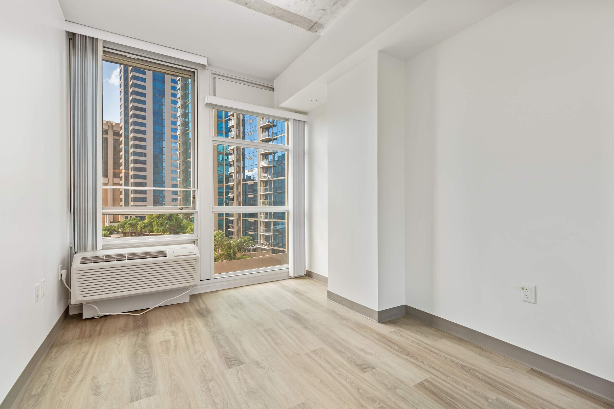 QUEEN EMMA APARTMENTS