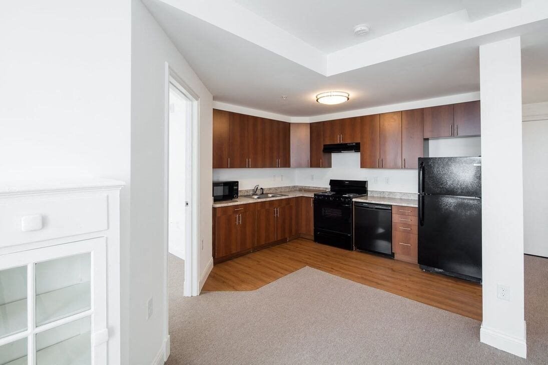 COMMONWEALTH SENIOR APARTMENTS