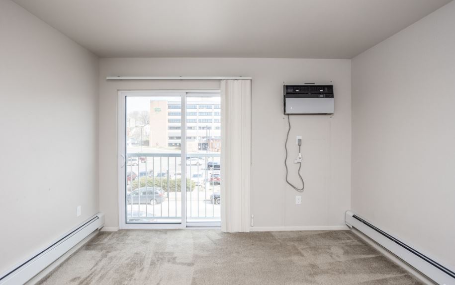 LAFAYETTE SQUARE APARTMENTS