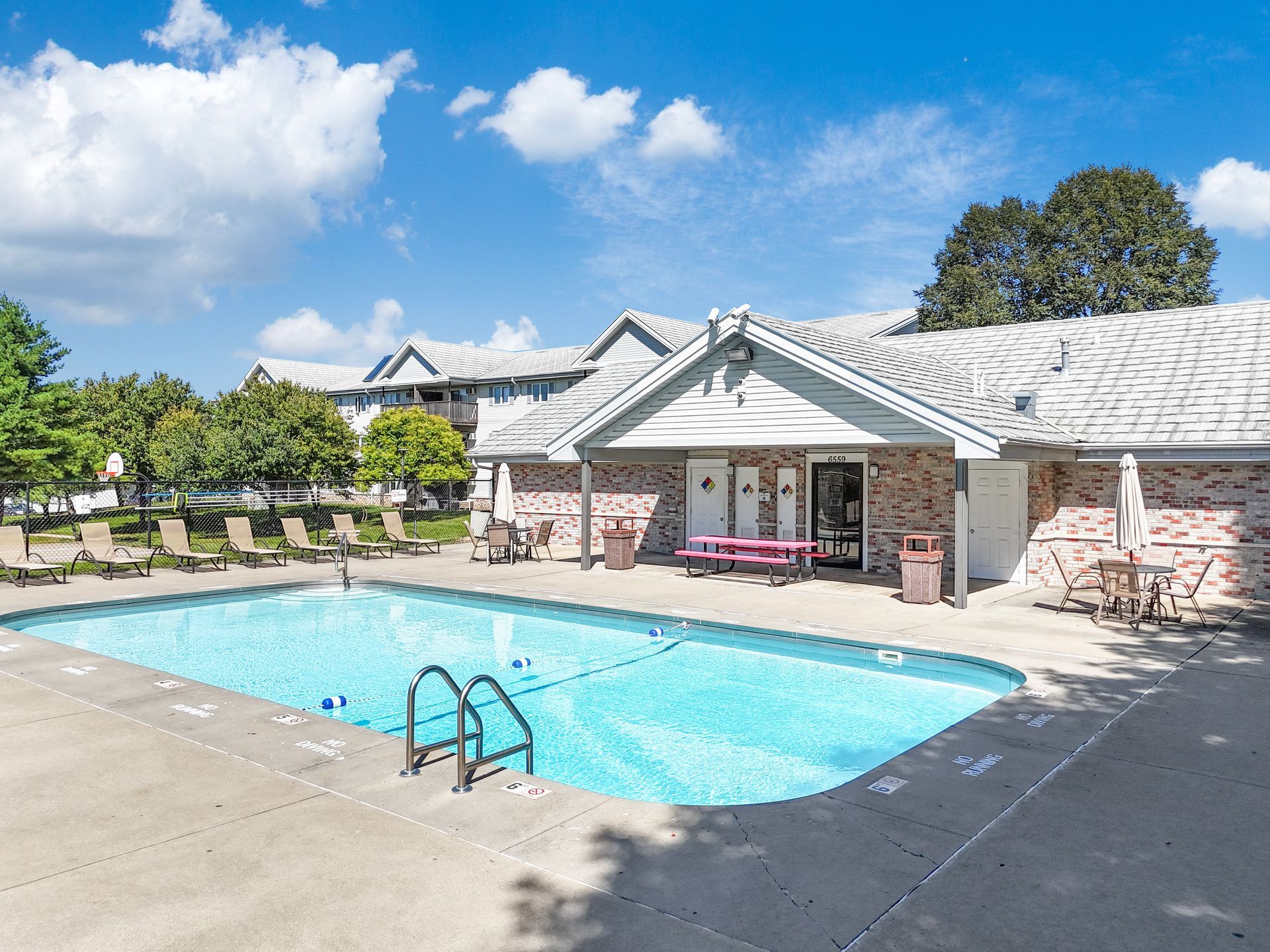 SUN PRAIRIE APARTMENTS