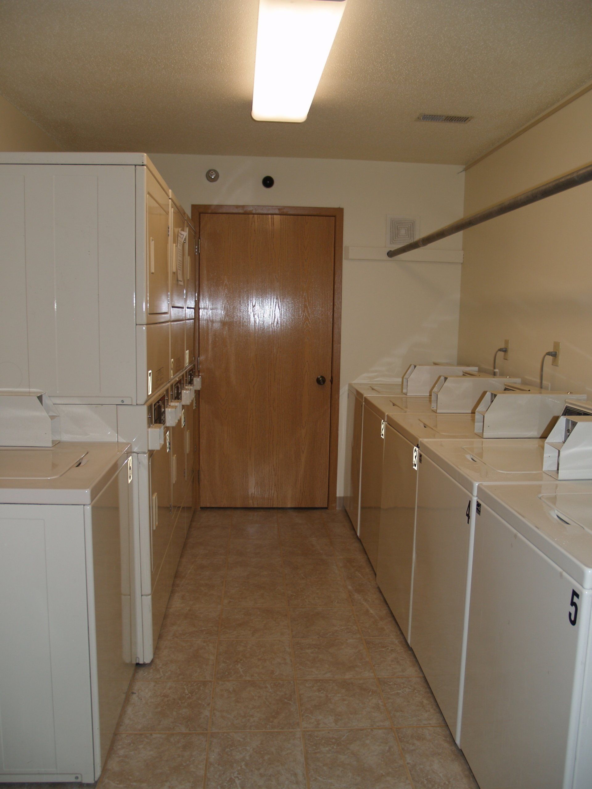 OAK CROSSING APARTMENTS