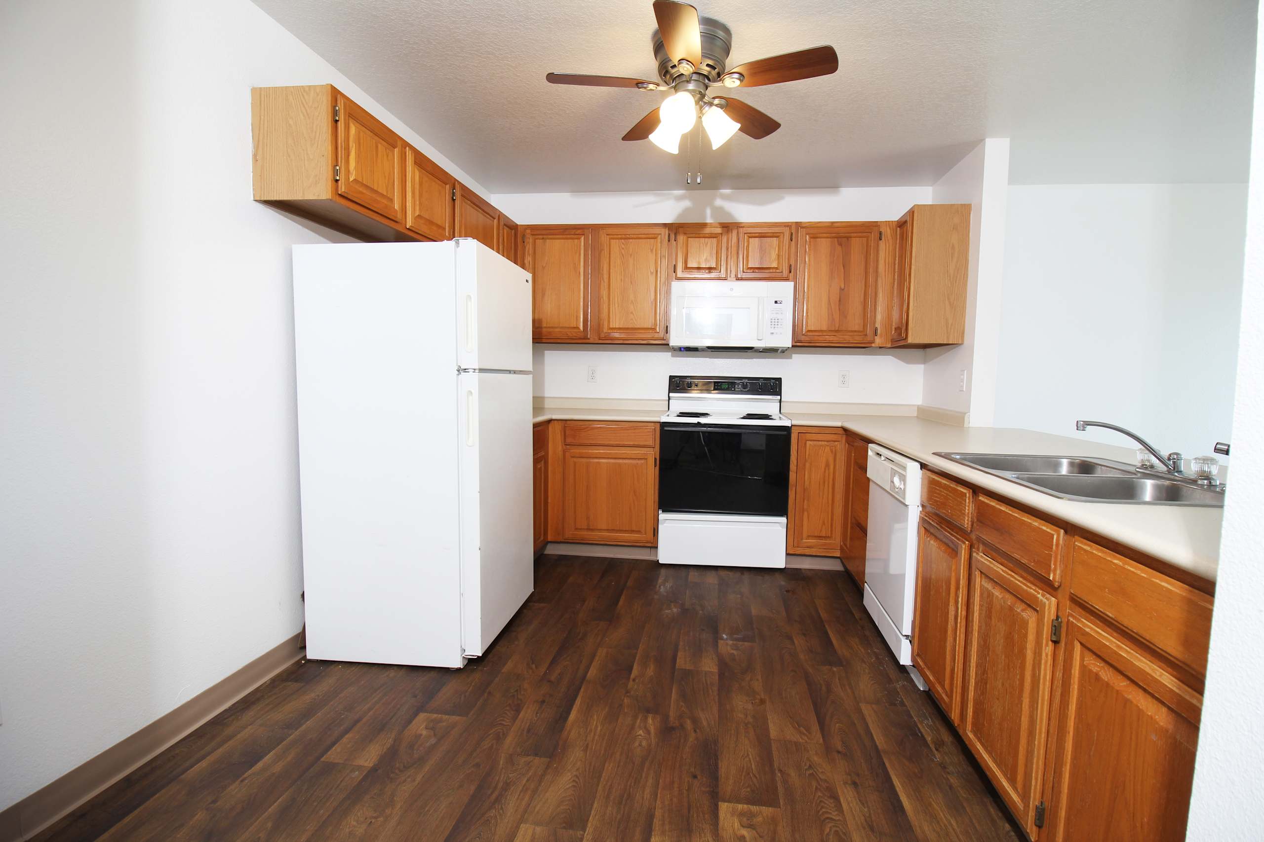 VENBURY TRAIL APARTMENTS