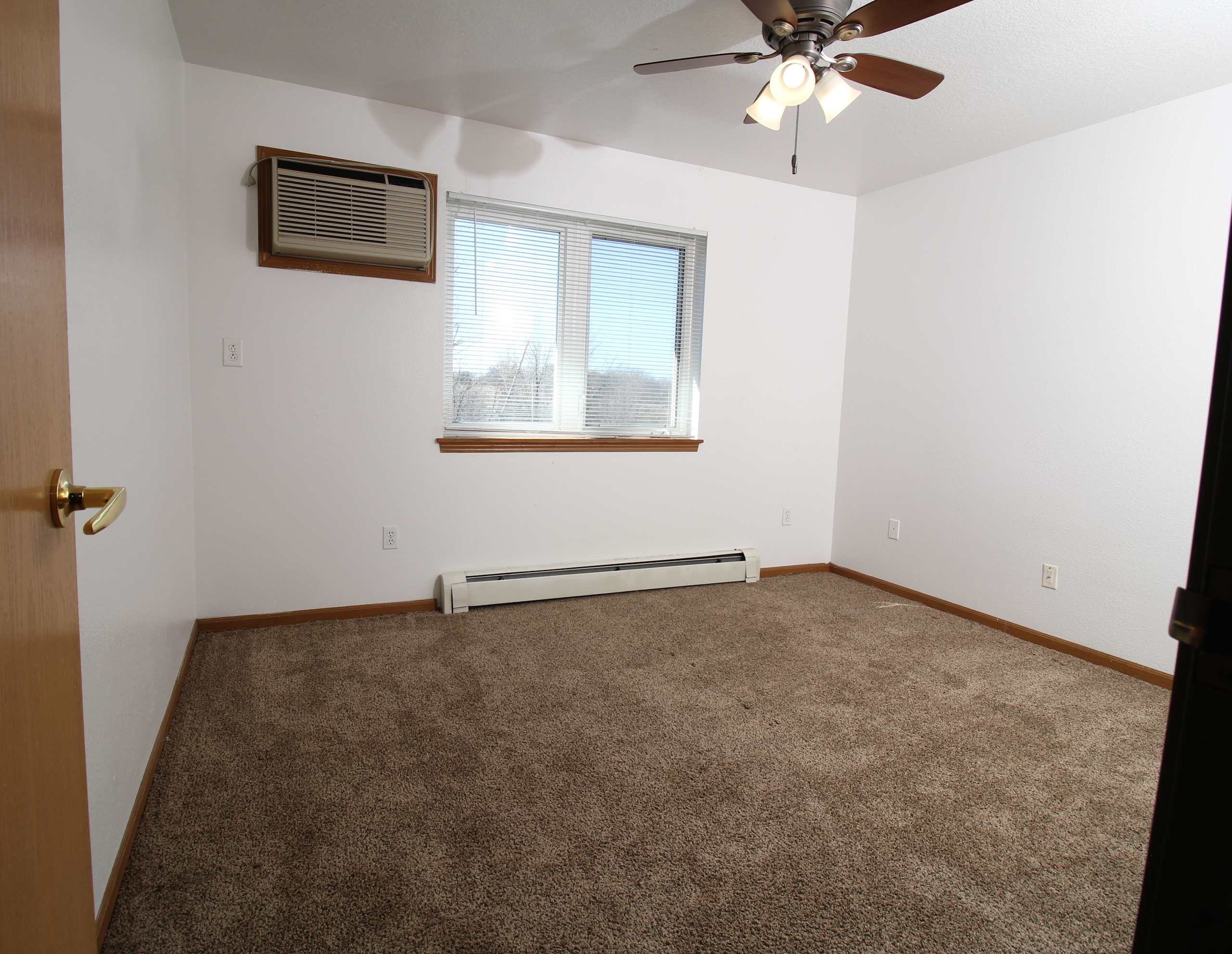 VENBURY TRAIL APARTMENTS