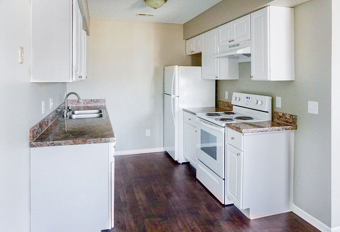 THE BLUFFS APARTMENTS