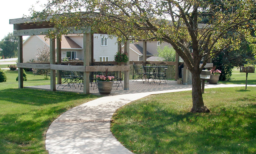 LINDEN PLACE APARTMENTS