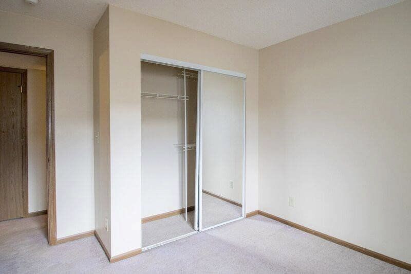 COUNTRY HILL APARTMENTS