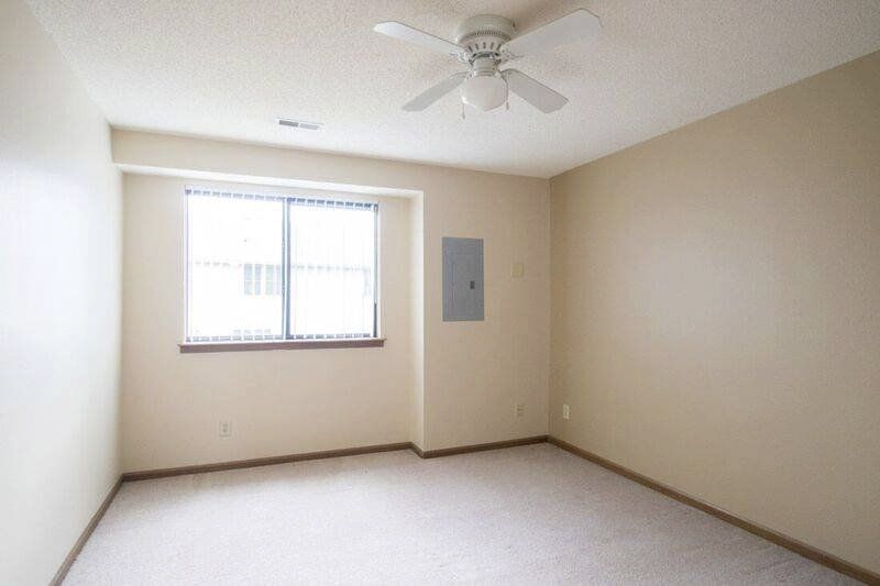 COUNTRY HILL APARTMENTS