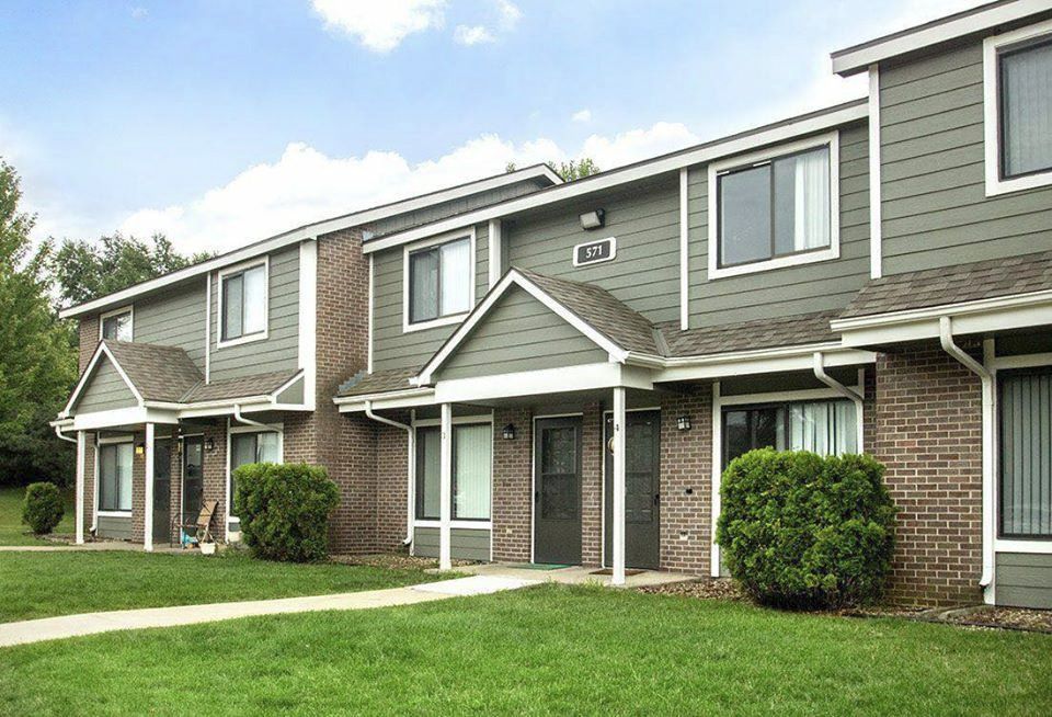 COUNTRY HILL APARTMENTS