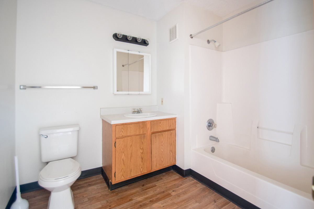 VALLEY VIEW APARTMENTS