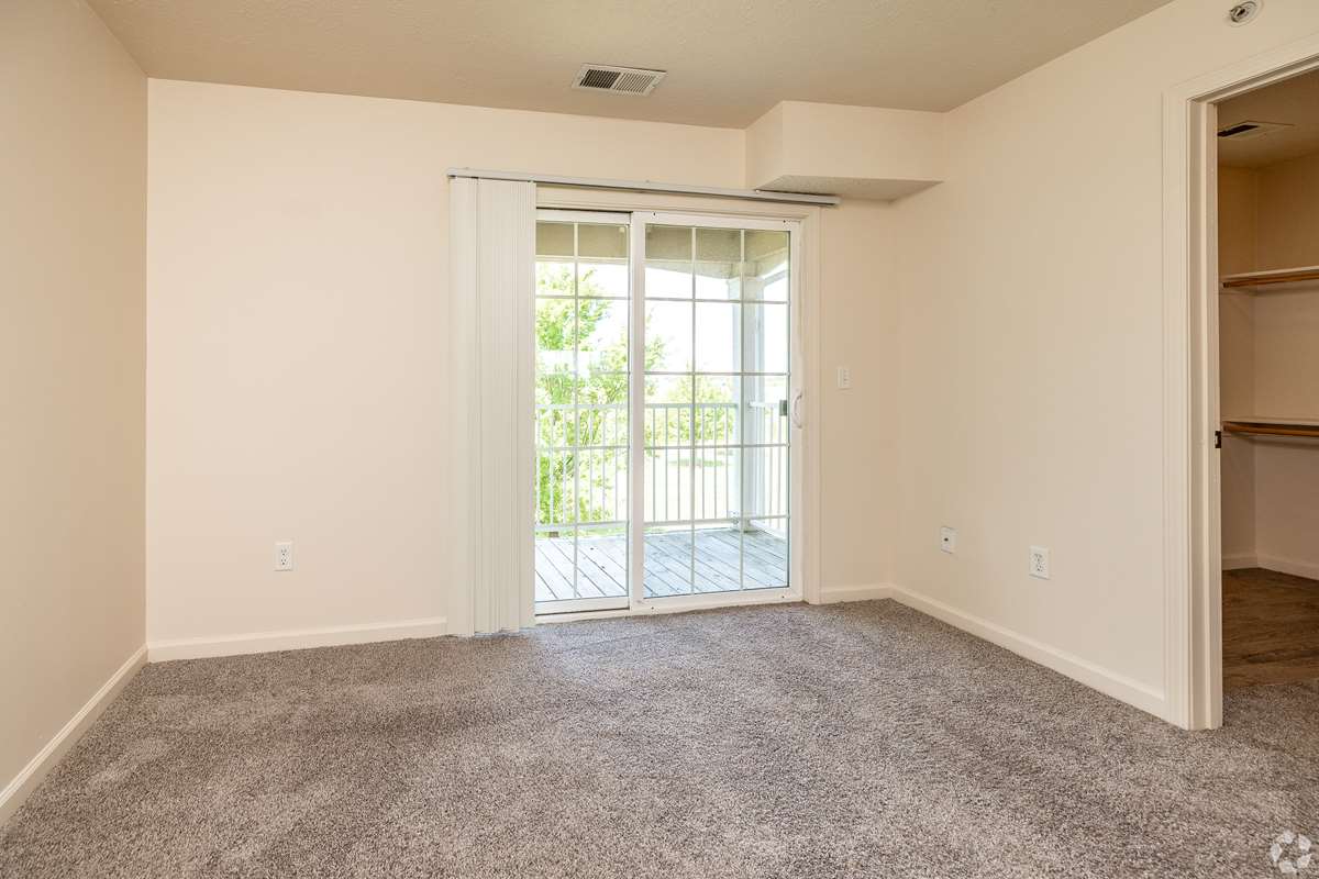 CROSS CREEK APARTMENTS OF DAVENPORT