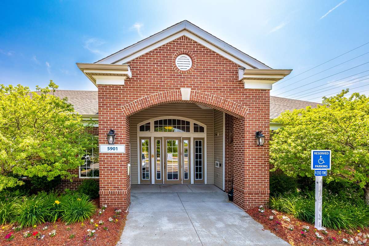 CROSS CREEK APARTMENTS OF DAVENPORT