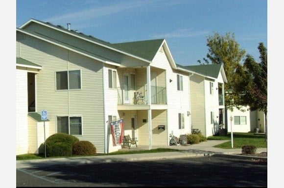 TURNBERRY APARTMENTS