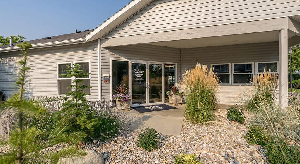 TRAIL LODGE APARTMENTS