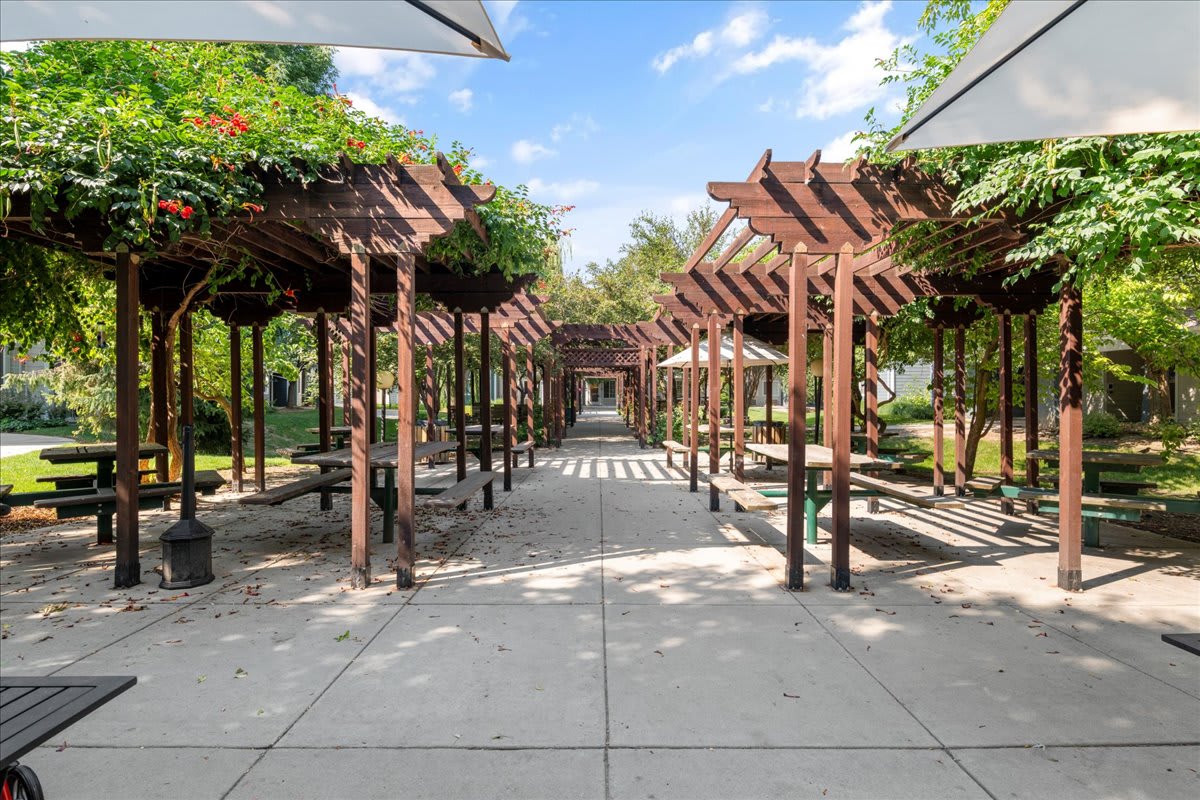 MALLARD POINTE SENIOR APARTMENTS