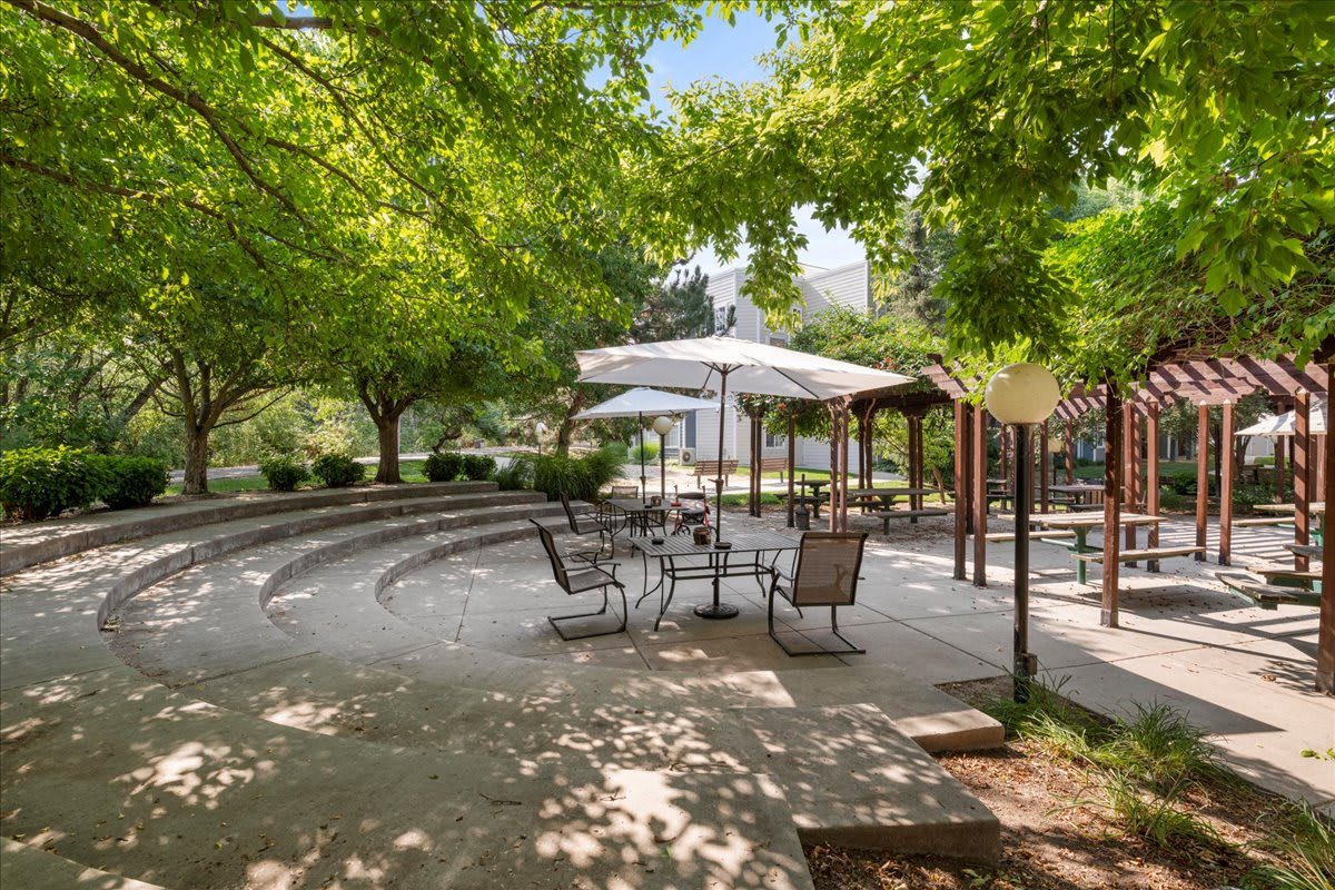 MALLARD POINTE SENIOR APARTMENTS